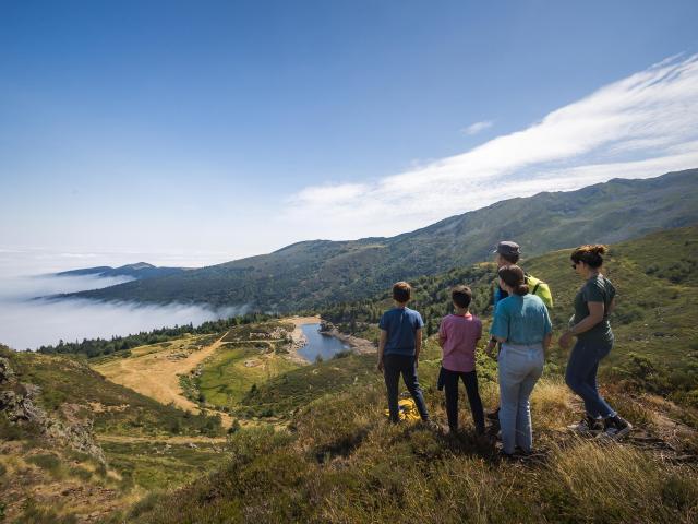 Famille aux Mont d'Olmes