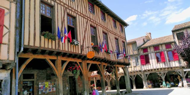 la façade de l'office de tourisme de Mirepoix
